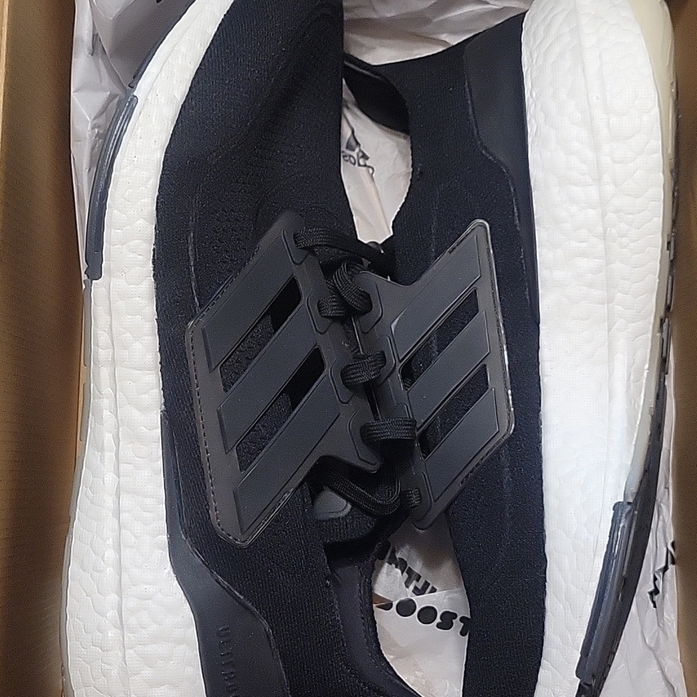 ADIDAS ULTRABOOST 21